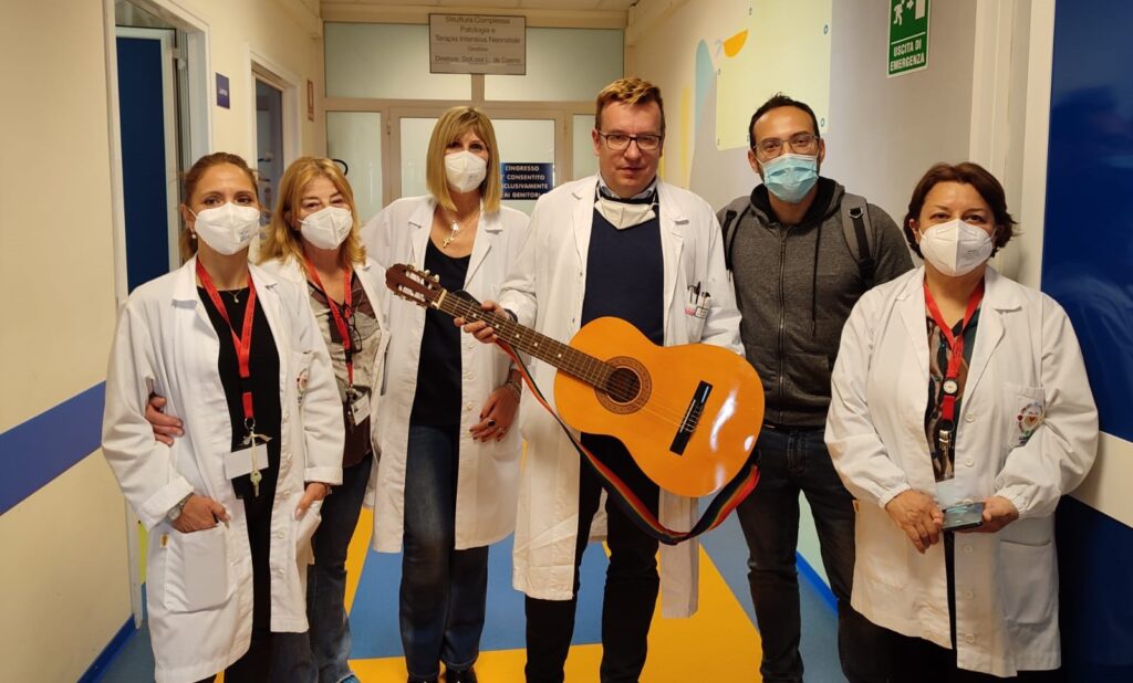 Taranto: La musicoterapia torna in reparto ogni venerdì per i bambini ricoverati