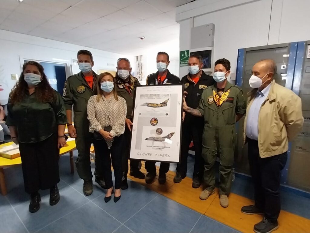 Taranto: le “tigri” dell’aeronautica militare tedesca regalano sorrisi e sostegno ai piccoli pazienti