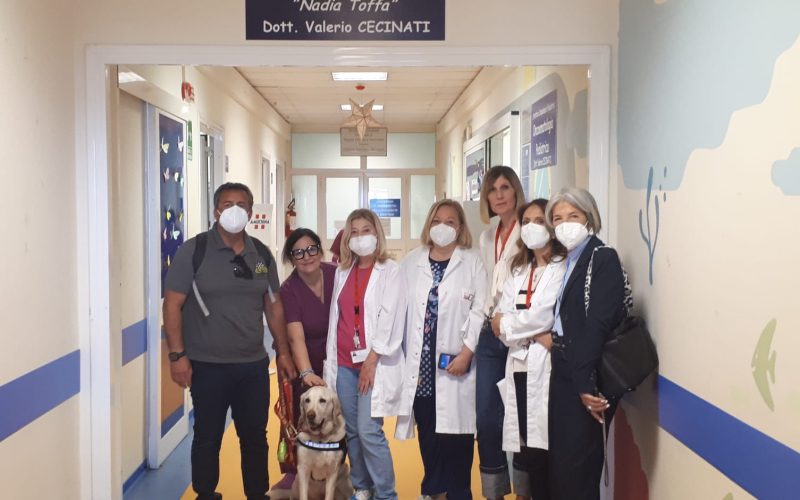 Taranto: al SS. Annunziata torna la pet therapy per i piccoli e le piccole in cura.