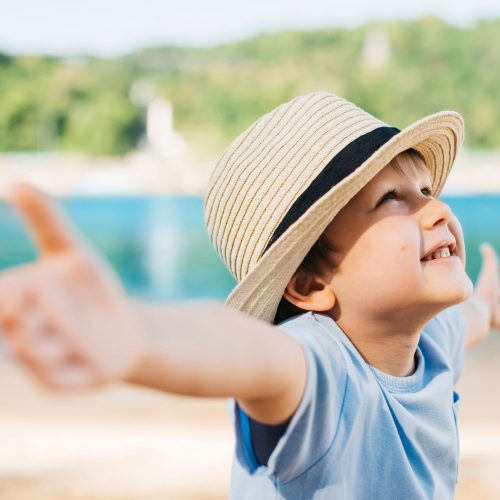 Bambini in vacanza e in salute: mare, montagna o campeggio?